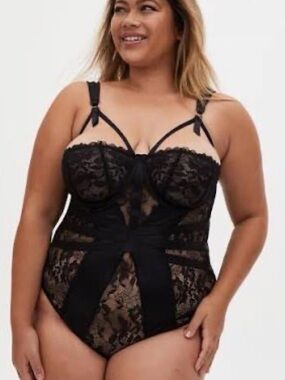 NWT Torrid Black santin/lace Bodysuit